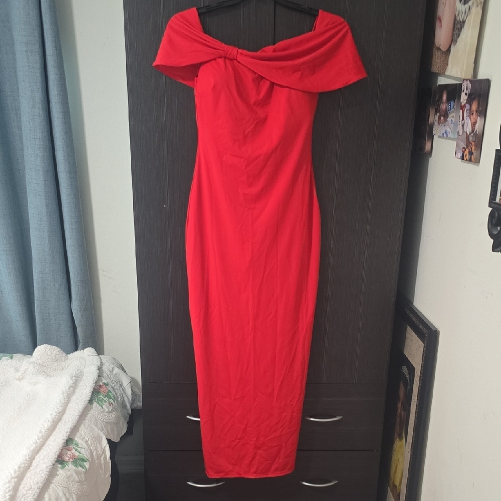 Chic Strapless Red Dress